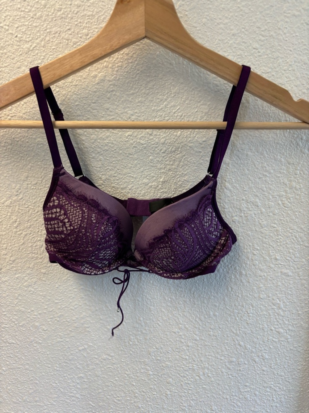 Victoria's Secret Deep Purple Lace Underwire Bra